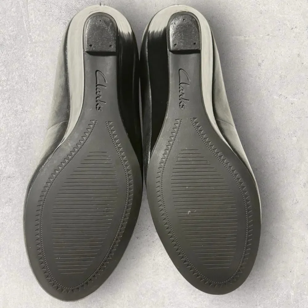 Clarks Artisan Women's Black Leather Slip On Wedge Heel SZ/5M